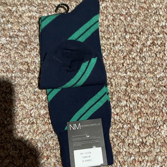 *NWT* Men NEIMAN MARCUS Over The Calf Italian Made Luxe Dress Socks (per pair). - Picture 15 of 16